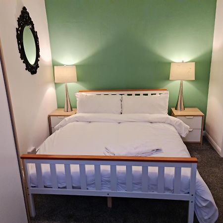 Elegant 1-Bedroom Apartment In Camden Town Londen Buitenkant foto