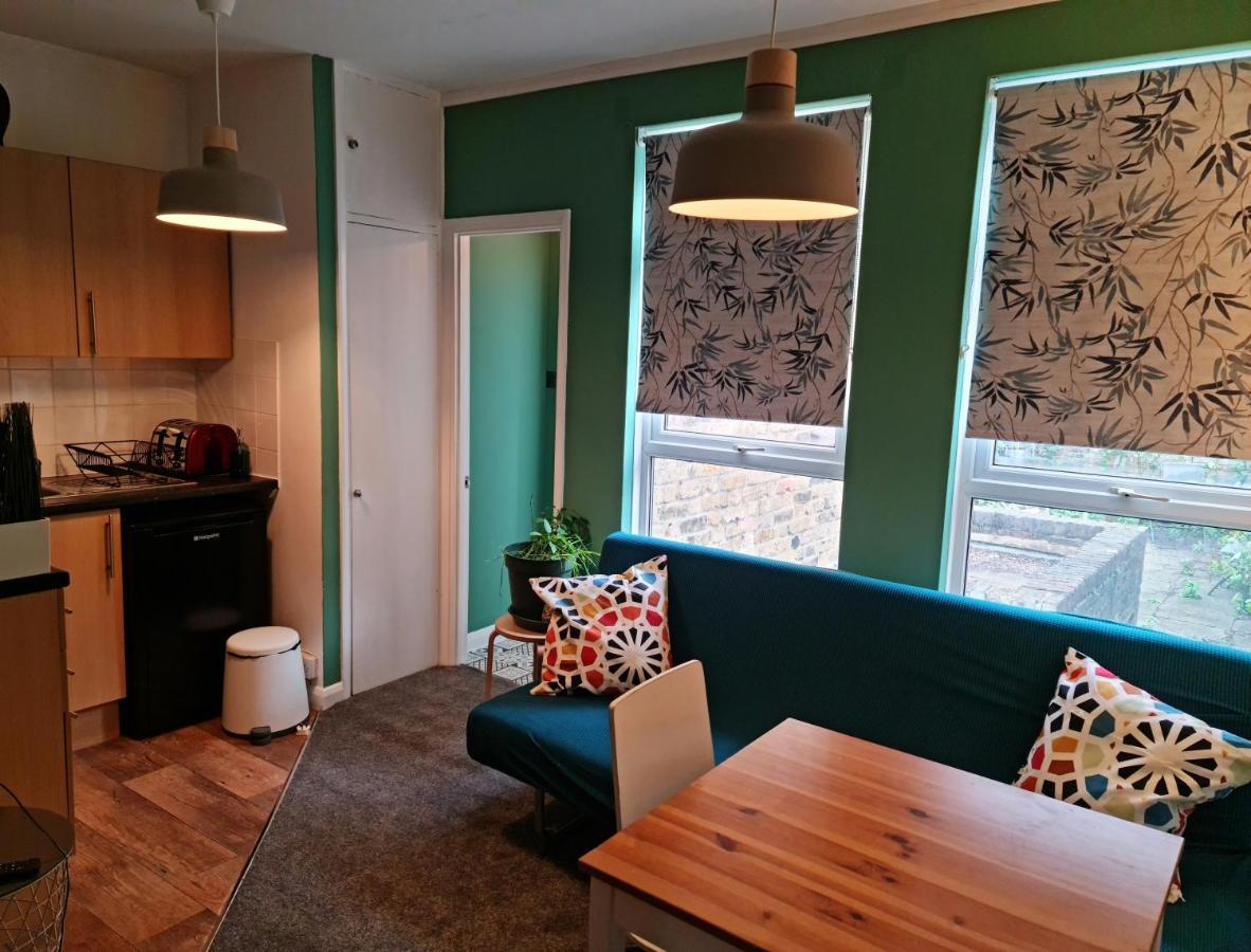 Elegant 1-Bedroom Apartment In Camden Town Londen Buitenkant foto
