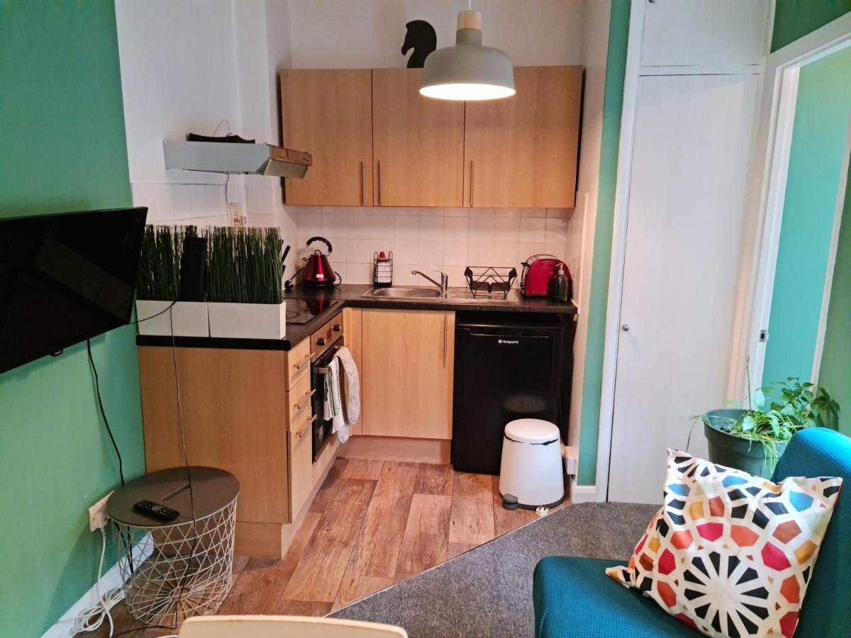 Elegant 1-Bedroom Apartment In Camden Town Londen Buitenkant foto