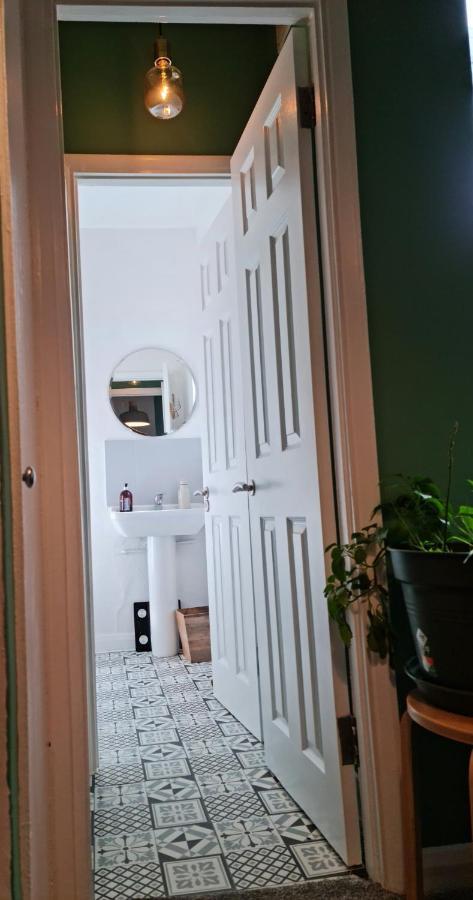 Elegant 1-Bedroom Apartment In Camden Town Londen Buitenkant foto